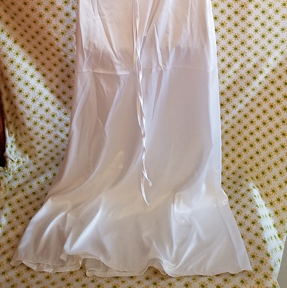 Sleeveless V-Neck Maxi Dress in Ivory - Picture 6 of 9